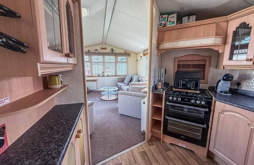 Winestead House | Cosy caravan at Sand le Mere Holiday Park in Yorkshire ref 71004G