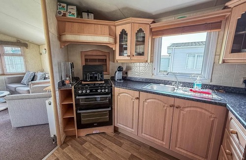 Winestead House | Cosy caravan at Sand le Mere Holiday Park in Yorkshire ref 71004G