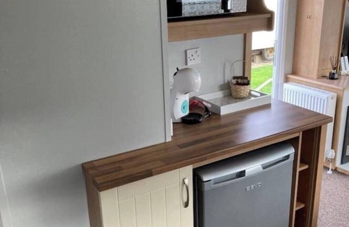 Tunstall House | Cosy Caravan Just 5 min Walk to the Beach