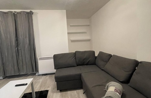 Grangetown Apartment | Cosy Cardiff Apartment Near City Centre