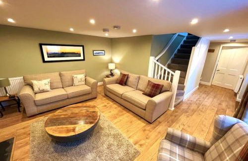 Dornoch Apartment | Cosy Carnegie Cottage close to Dornoch Golf Course