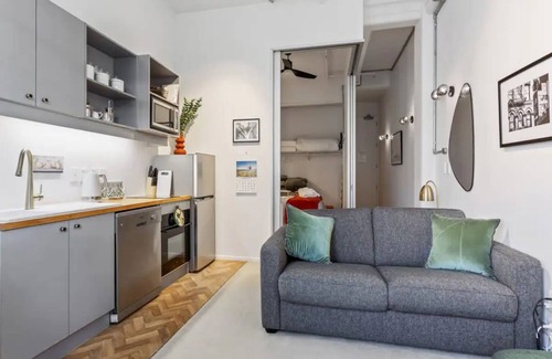 Auckland Central Business District House | Cosy Central Apartment - Charming Building