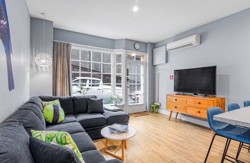 Dunedin City Centre Apartment | Cosy Central City ApartmentnLocated in a Heritage Building