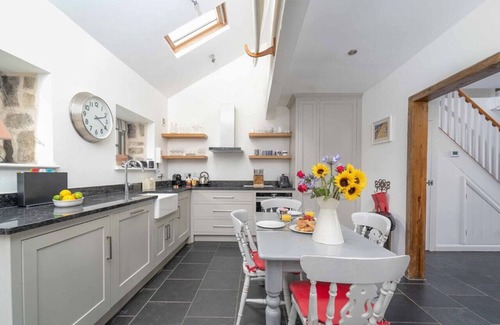 St Ives Cottage | Cosy character cottage near St Ives with Parking