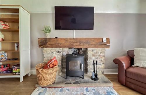 Kewstoke House | Cosy Coastal Retreat-Dog Friendly