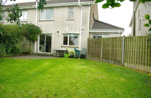 Tramore House | Cosy & convenient beach retreat