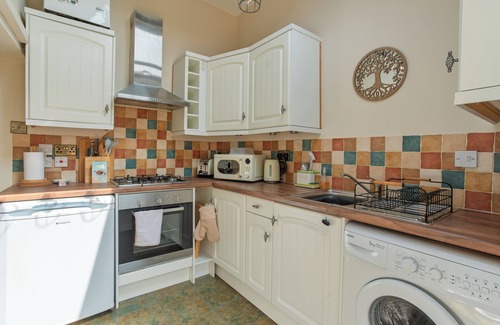 Malmesbury Cottage | Cosy Cotswold cottage a short walk from cafes, shops, pubs and restaurants