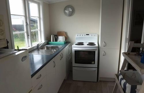 Waverley House | Cosy Cottage by the Sea