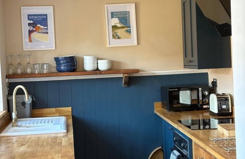Otterton Cottage | cosy cottage close to beach