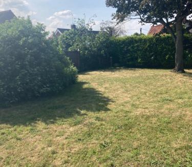 Briston House | Cosy Cottage, dog friendly with wood burner