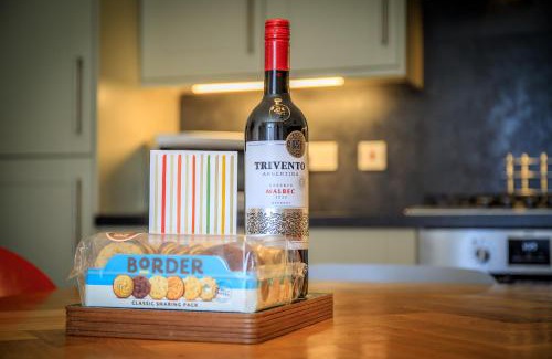 Nairn House | Cosy Cottage in Fishertown, Nairn - Free Parking & Pets welcome