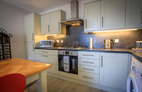 Nairn House | Cosy Cottage in Fishertown, Nairn - Free Parking & Pets welcome