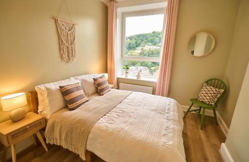 Wadsworth House | Cosy Cottage in Hebden, 3BR, Views, Pet Friendly