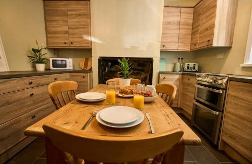 Wadsworth House | Cosy Cottage in Hebden, 3BR, Views, Pet Friendly
