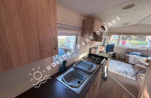 Selsey House | Cosy Cove at Seal Bay - 2 Bedroom Holiday Home on White Horse