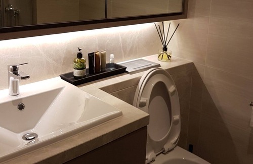 Tiong Bahru Estate House | Cosy Ensuite Studio with Facilities