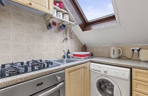 Walpole Apartment | Cosy Flat In London