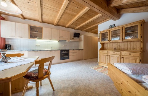 San Leonardo in Passiria Apartment | Cosy holiday apartment "Haus Hubertus - FeWo 5" with Wi-Fi