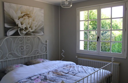 Dun-les-Places House | Cosy holiday home with garden