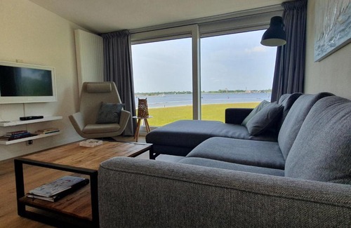 Kamperland House | Cosy holiday home on Lake Veere with the beach right at your doorstep