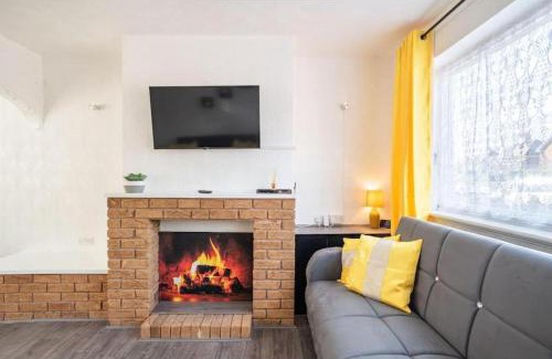 Stonnall House | cosy house near lea hall train station bhx nec nia