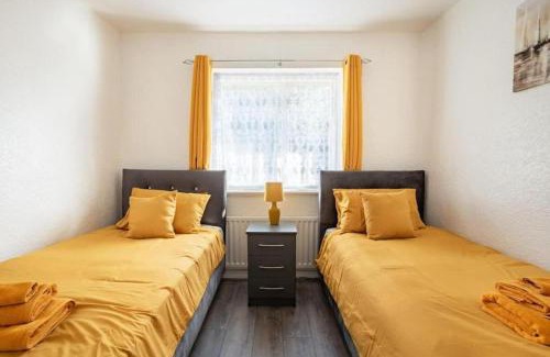 Stonnall House | cosy house near lea hall train station bhx nec nia