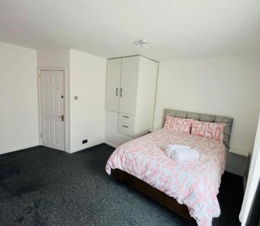 Belfast House | Cosy house with floating beds in Belfast