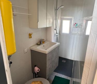 Sable-sur-Sarthe Apartment | Cosy idéal, appart vue sur le port et le château, plein centre, stationnement facile