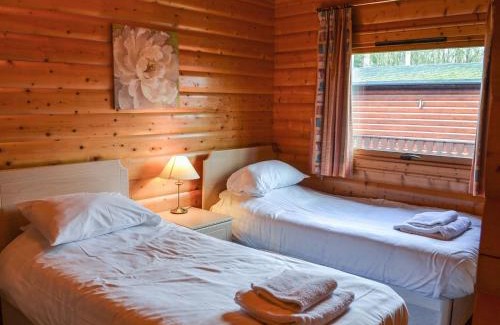 Kenwick House | Cosy Lodge - Uk37418