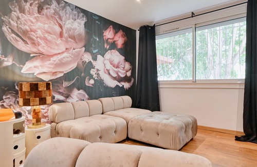 Prado-Perier Apartment | cosy loft 5 minutes from the velodrome stadium and close to the beaches