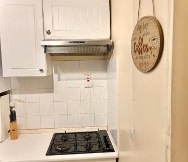 St. Dunstan's House | Cosy London Retreat near Tower Bridge
