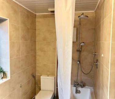 St. Dunstan's House | Cosy London Retreat near Tower Bridge