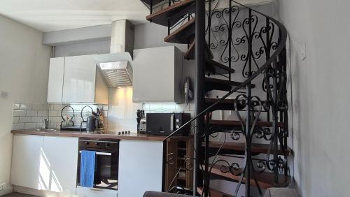 Mumbles Apartment | Cosy Mews House, Heart of Mumbles gateway to Gower