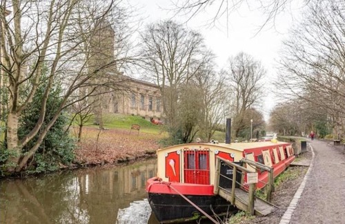 Saltaire Village House | Cosy Millworkers Cottage With Wood Burning Stove