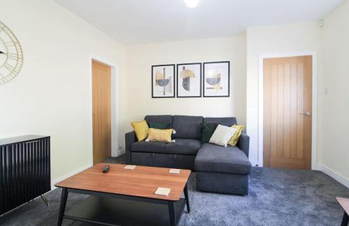 Bradford House | Cosy Modern 3 Bedroom House in Bradford City