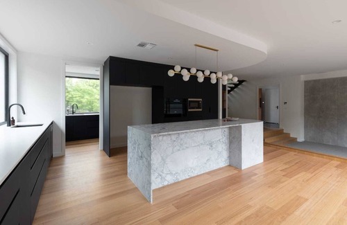 Hughes House | Cosy modern double-storey house