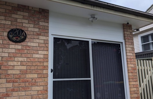 Engadine Apartment | Cosy personal me-space in leafy Engadine close to the Royal National Park.