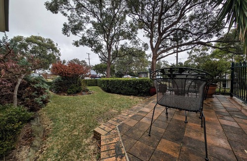 Engadine Apartment | Cosy personal me-space in leafy Engadine close to the Royal National Park.