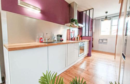 XIV Juillet Apartment | Cosy Pyrénées - T3 - Vue sur le château & Garage