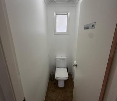 South Wentworthville House | Cosy Queen Room with Balcony Access and Pool - SW6