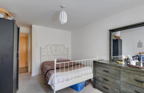 Park Royal Bed & Breakfast | Cosy room near Wembley Stadium