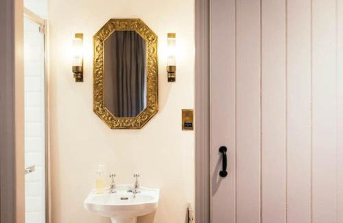 Bailliesmill House | Cosy Rustic Cottages for Large Groups