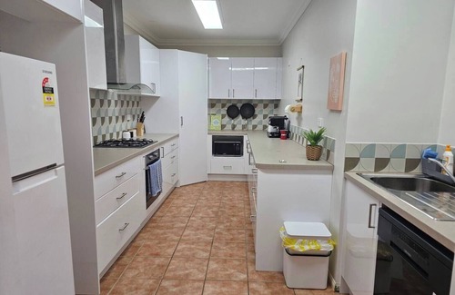 Kurwongbah Villa | Cosy Self-Contained 2 bedroom unit with shared swimming pool in an Acreage