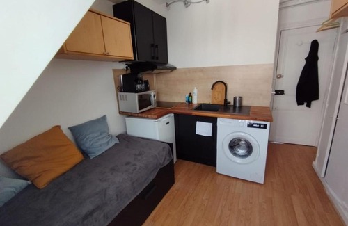 Batignolles Apartment | Cosy Studio village of Batignolles