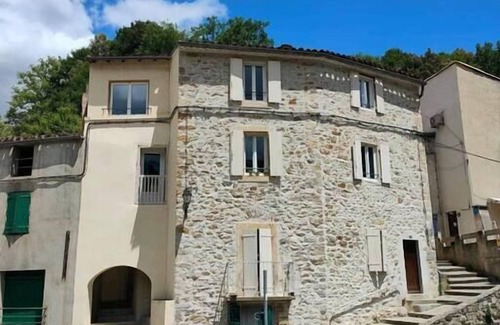 Rennes-les-Bains Apartment | Cosy T2 apartment with river view, sleeps 2