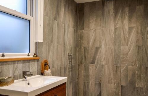 Alyth House | Cotlea East Cottage