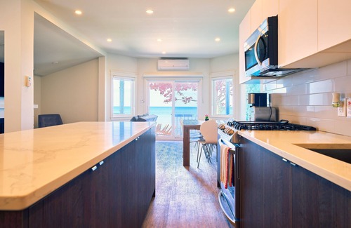 Wainfleet Cottage | Cottage 12: Beachfront Cottage Escape
