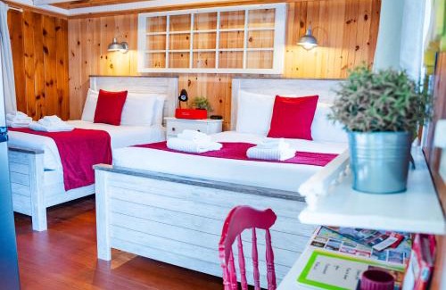 Wolfeboro Apartment | Cottage 3 - Queen and Full Beds Child Loft w 2 Twins Private Bath Kitchenette Pets Allowed Fee applies