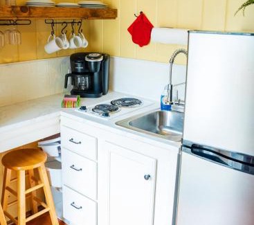 Wolfeboro Apartment | Cottage 3 - Queen and Full Beds Child Loft w 2 Twins Private Bath Kitchenette Pets Allowed Fee applies