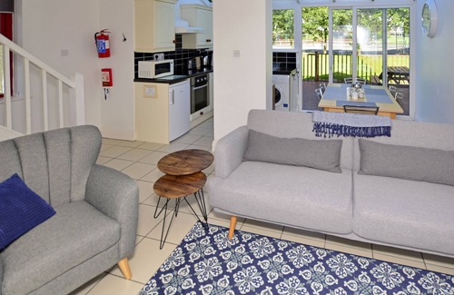 Clifden Cottage | Cottage 346 - Clifden - sleeps 6 guests in 3 bedrooms